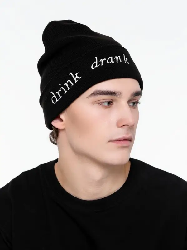 Шапка с вышивкой Drunk, черная Шапка с вышивкой Drunk, черная