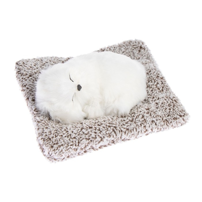 Игрушка на панель авто, собака на подушке, белый окрас Игрушка на панель авто, собака на подушке, белый окрас