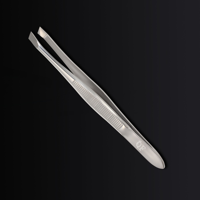 Пинцет &laquo;Premium&raquo; скошенный, узкий, 9 &times; 0,6 см, на блистере, цвет серебристый