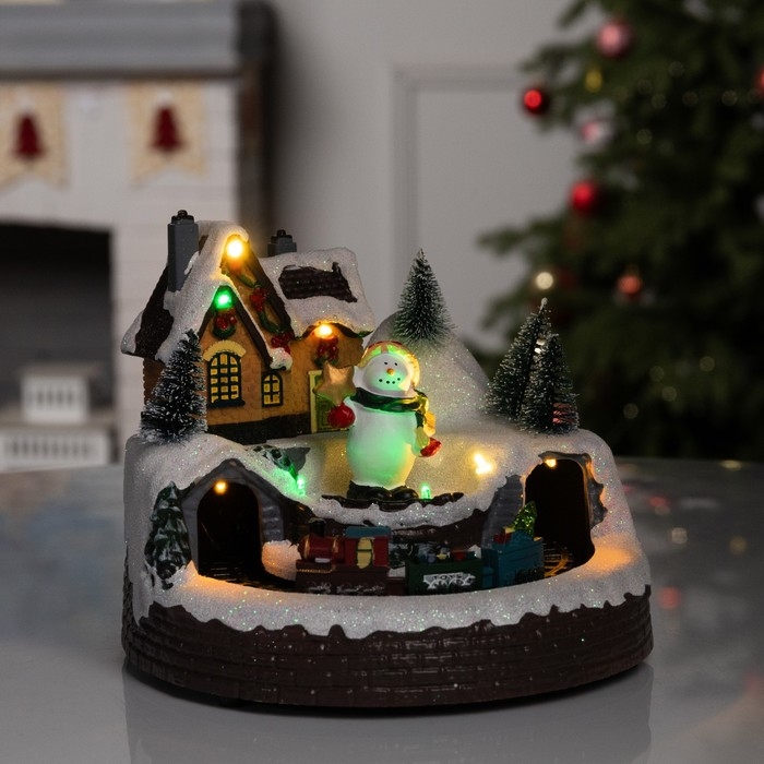 Светодиодная фигура &laquo;Поезд и снеговик&raquo; 20 &times; 20 &times; 16 см, полистоун, батарейки ААх3 (не в комплекте), USB, свечение тёплый белый