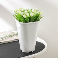 Горшок для цветов «Роза», 2 л, d=14 см, цвет белый Горшок для цветов «Роза», 2 л, d=14 см, цвет белый