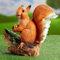 Садовая фигура "Белочка с орешком на пне" 25х12х23см Садовая фигура "Белочка с орешком на пне" 25х12х23см