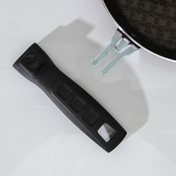 Сковорода &laquo;Альфа&raquo;, d=20 см, съёмная ручка, стеклянная крышка, антипригарное покрытие, цвет бордовый