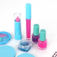 Набор детской косметики в чемодане &laquo;Сказка&raquo;, тени, блески для губ, глиттер, лаки для ногтей, наклейки, пилочка, кисти, косметичка, корона