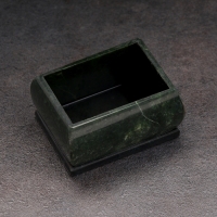 Шкатулка "Урал" прямоугольная, змеевик, с декоративным камнем, 7,5х5,5х5,5 см Шкатулка "Урал" прямоугольная, змеевик, с декоративным камнем, 7,5х5,5х5,5 см
