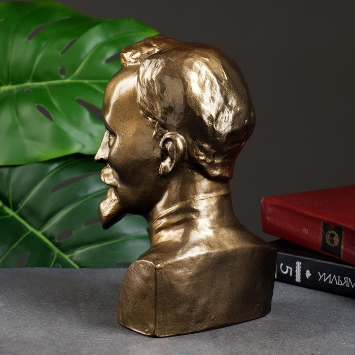 Бюст Дзержинский большой бронза,золото 12х22х8см Бюст Дзержинский большой бронза,золото 12х22х8см