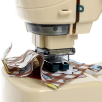 Швейная машинка «Хозяюшка», свет Швейная машинка «Хозяюшка», свет