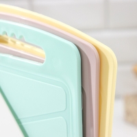 Набор досок разделочных на подставке, 3 шт, 32&times;20 см, цвет белый