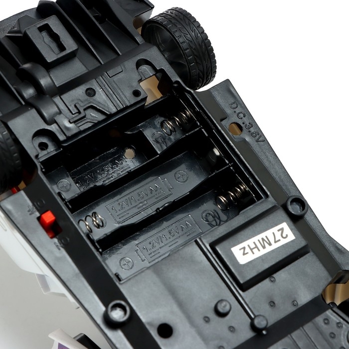 Машина радиоуправляемая &laquo;Полиция&raquo;, световые эффекты, открываются двери, работает от батареек