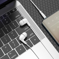 Наушники Hoco M97, проводные, вакуумные, микрофон, 1.2 м, белые Наушники Hoco M97, проводные, вакуумные, микрофон, 1.2 м, белые