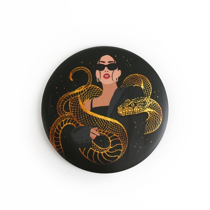 Зеркало карманное новогоднее &laquo;Новый год: Девушка&raquo;, диам.7 см