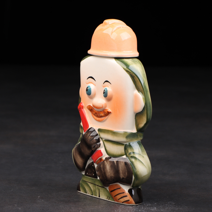 Штоф фарфоровый &laquo;Пожарный&raquo;, 0.4 л, в упаковке книге