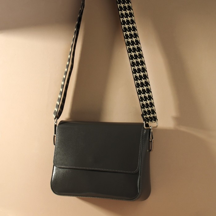 Ручка для сумки &laquo;Гусиная лапка&raquo;, стропа, с карабинами, 139 &plusmn; 3 &times; 3,8 см, цвет чёрный/белый