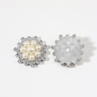 Набор кабошонов с жемчугом «Цветы», d = 25 мм, 10 шт, цвет серебряный Набор кабошонов с жемчугом «Цветы», d = 25 мм, 10 шт, цвет серебряный