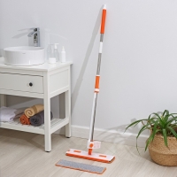 Швабра с отжимом, водосгоном и щёткой Raccoon, 2 насадки из микрофибры 42&times;11,5 см, стальная ручка 134 см