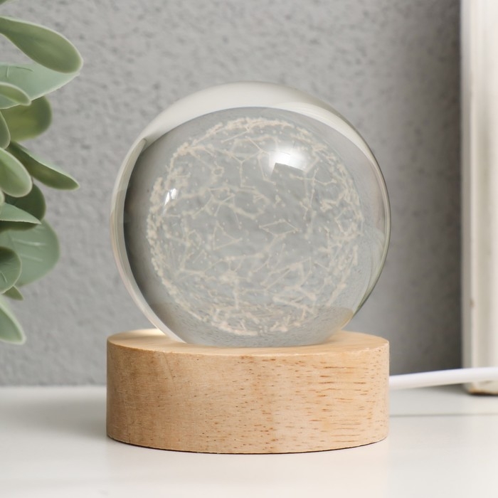 Сувенир стекло подсветка Сувенир стекло подсветка "Шар созвездий" d=6 см подставка дерево, USB 6,5х6,5х7,5 см