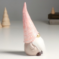 Сувенир полистоун "Дед Мороз в розовом колпаке, колпак съехал на глаза" 8,5х8х20,5 см Сувенир полистоун "Дед Мороз в розовом колпаке, колпак съехал на глаза" 8,5х8х20,5 см