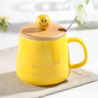 Кружка керамическая «Смайл», 350 мл, с деревянной крышкой и ложкой, цвет и рисунок МИКС Кружка керамическая «Смайл», 350 мл, с деревянной крышкой и ложкой, цвет и рисунок МИКС