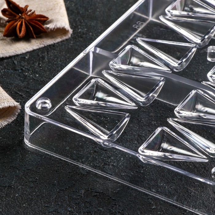 Форма для конфет и шоколада &laquo;Малый конус&raquo;, 20&times;12&times;2,5 см, 20 ячеек 2&times;3&times;1 см, цвет прозрачный