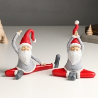 Сувенир полистоун "Дед Мороз - йог. Растяжка и расслабление" МИКС 9х15х18 см