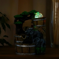 Фонтан "Слоники под деревом, бочки" 12х15х24 см (с подсветкой)