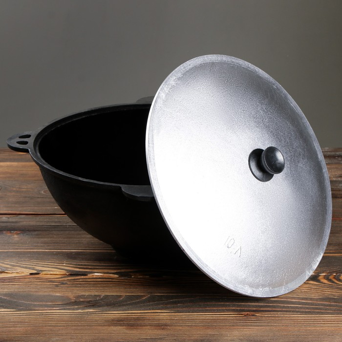 Казан чугунный, 10 л, плоское дно, алюминиевая крышка Казан чугунный, 10 л, плоское дно, алюминиевая крышка