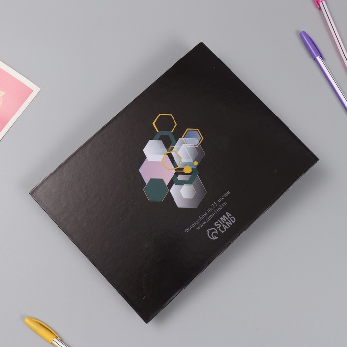 Фотоальбом 25 листов (наклейки+кольца) Фотоальбом 25 листов (наклейки+кольца) "Геометрия" тиснение золото 19х27х3 см