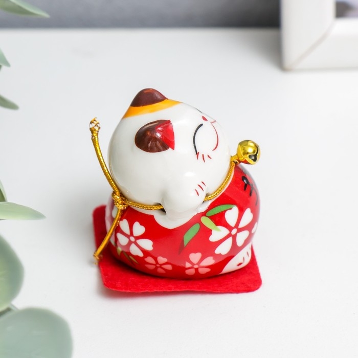 Сувенир керамика Сувенир керамика "Манэки-нэко в костюмчике" 4,5х3,6х4,6 см набор 5 шт
