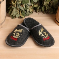 Тапочки для бани серые с вышивкой "SEX bomb" женские (26 см внутр. стелька) Тапочки для бани серые с вышивкой "SEX bomb" женские (26 см внутр. стелька)