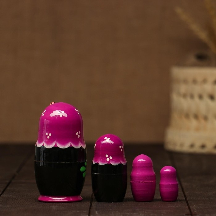 Матрёшка &laquo;Божья коровка&raquo;, фиолетовый платок, 5 кукольная, 9-11 см