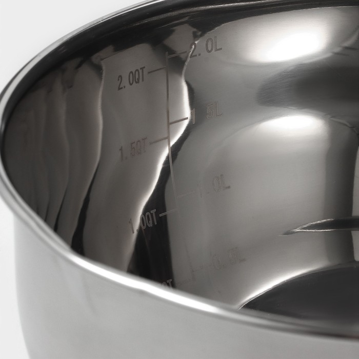 Миска из нержавеющей стали, 2 л, 22&times;19&times;11,5 см, с противоскользящим дном и мерной шкалой, силиконовая ручка