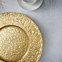Тарелка стеклянная подстановочная Magistro «Кринкл», d=33 см, цвет золотой Тарелка стеклянная подстановочная Magistro «Кринкл», d=33 см, цвет золотой