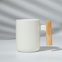 Кружка керамическая &laquo;Листья&raquo;, 400 мл, цвет белый