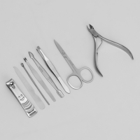 Набор маникюрный «Рептилия», 8 предметов, в футляре, цвет красный Набор маникюрный «Рептилия», 8 предметов, в футляре, цвет красный