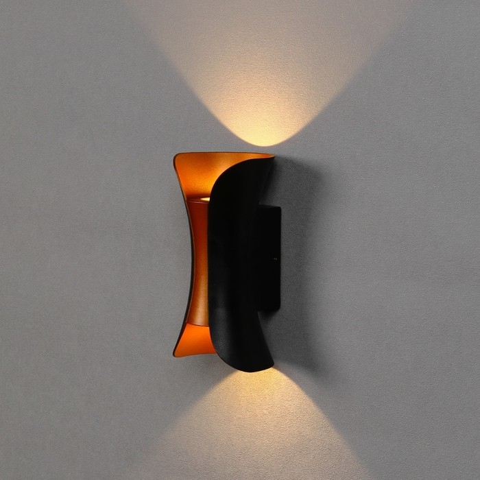 Светильник фасадный &laquo;Элегант&raquo;, FSD-035, 10Вт, 3000К, 1 луч, IP65, 220В, пласт., черно-золот.   10084