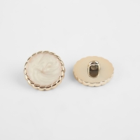 Набор пуговиц на ножке, d = 21,5 мм, 5 шт, цвет белый/золотой Набор пуговиц на ножке, d = 21,5 мм, 5 шт, цвет белый/золотой
