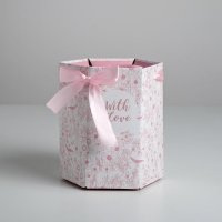 Переноска для цветов складная шестигранник &laquo;With love&raquo;, 17 х 14,8 х 19,5 см