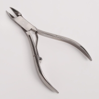 Кусачки педикюрные, прямое лезвие, 13,5 см, длина лезвия - 15 мм, цвет серебристый Кусачки педикюрные, прямое лезвие, 13,5 см, длина лезвия - 15 мм, цвет серебристый