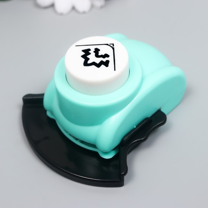 Дырокол фигурный Дырокол фигурный "Вспышка" d=2,5 см МИКС 4,2х6,7х7,7 см