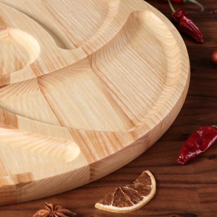 Менажница деревянная Менажница деревянная "Круглая", с разделочной доской и соусником, d-40 см, массив ясеня