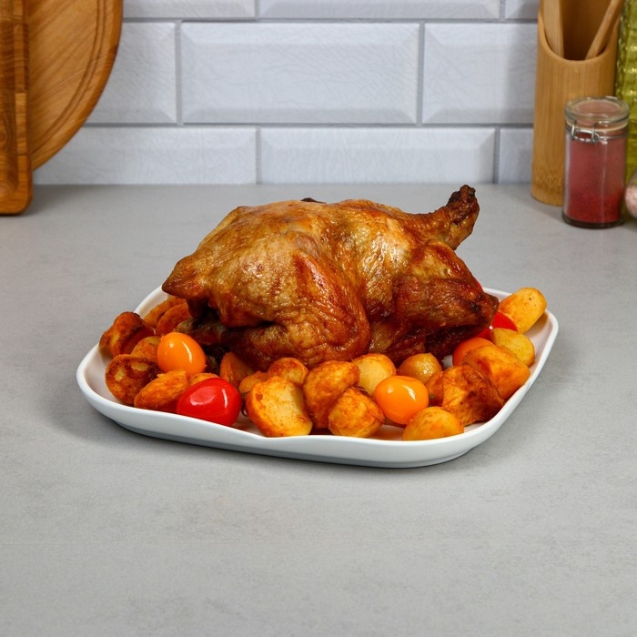 Блюдо &laquo;Голбарг&raquo;, фарфор, Иран