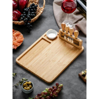 Набор для подачи сыра Доляна &laquo;Маасдам&raquo;, 4 ножа, соусник, бамбук