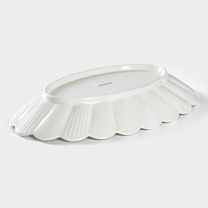 Блюдо фарфоровое Magistro «Ромашка», d=32,5 см, цвет белый Блюдо фарфоровое Magistro «Ромашка», d=32,5 см, цвет белый