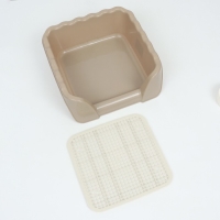 Туалет для собак с высокими бортами и съемной сеткой 43х43х15 см, бежевый Туалет для собак с высокими бортами и съемной сеткой 43х43х15 см, бежевый