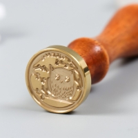 Печать для сургуча с деревянной ручкой "Совёнок на веточке" 9х2,5х2,5 см Печать для сургуча с деревянной ручкой "Совёнок на веточке" 9х2,5х2,5 см