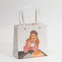 Пакет подарочный, упаковка, &laquo;Девушка&raquo;, 20 х 20 х 10 см