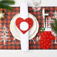 Новый год. Набор конвертов для столовых приборов "Варежка" 4 шт, 10х15 см, 100% п/э, фетр Новый год. Набор конвертов для столовых приборов "Варежка" 4 шт, 10х15 см, 100% п/э, фетр