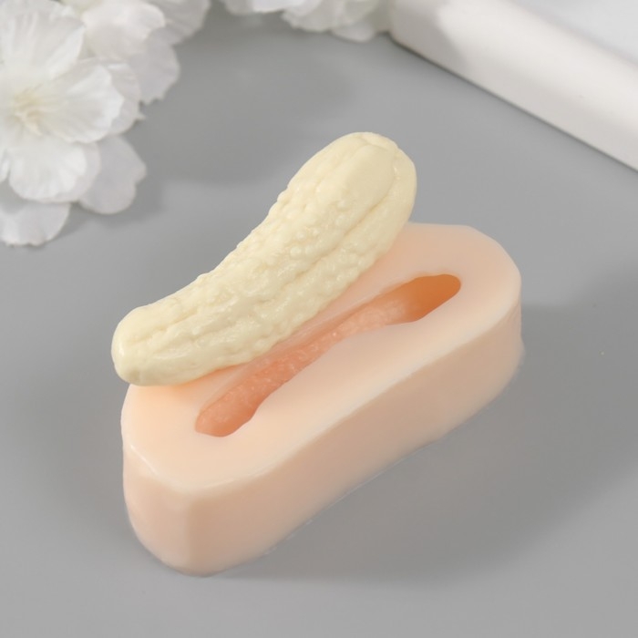 Молд силиконовый Молд силиконовый "Огурец" 6,8х2 см МИКС