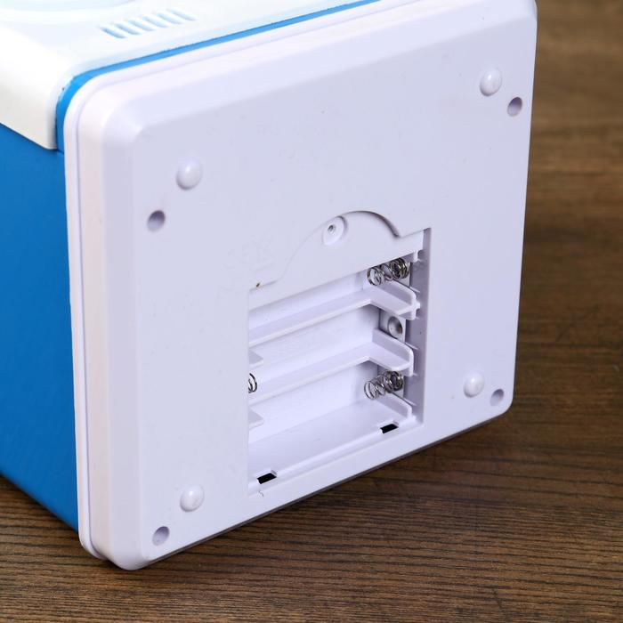 Копилка пластик для монет и купюр Копилка пластик для монет и купюр "Сейф - Кит" кодовый замок, звук 3АА 20,5х13х12 см