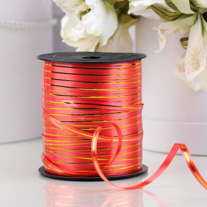 Лента упаковочная красная с золотой полосой, 5 мм х 225 м Лента упаковочная красная с золотой полосой, 5 мм х 225 м